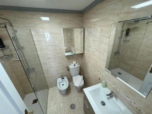 Flat with terrace and sea views in Torremolinos - Miró