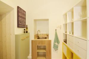 Appartements Clementine - Joli studio prive avec clim calme a 70 m du centre village de Lauris : photos des chambres