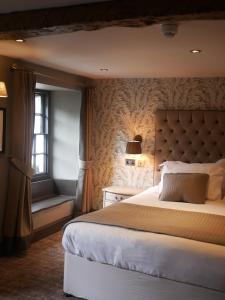Queens Head Inn & Restaurant