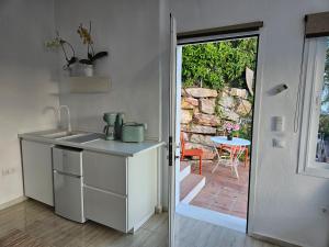 Malaga Sunshine Rentals - Studio Buenavista - 5 Minute Drive to the BEACH - Stunning Sunset