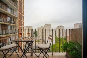 Beautiful quiet apartment with views of Paris