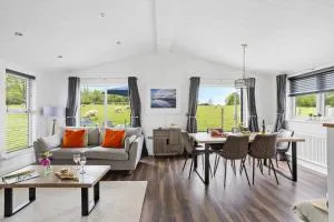 Snowdrop Lodge, 9 Roadford Lake Lodges - Broadwoodwidger