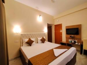 Ashray The Living Entity