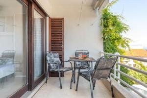 Enyoj Marjan, Beaches and View