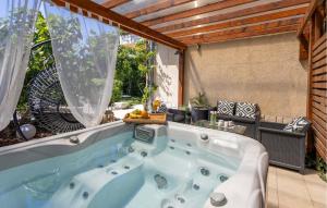 2 Bedroom Nice Home In Novi Vinodolski