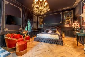 King Room with Garden View room in Castelsuites