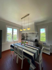 Maisons de vacances Charmante Maison Basque - 15min a pieds des plages - 6 Personnes : Maison de Vacances 3 Chambres 