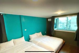 Purple House King BR Walk to Grand Palace