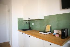 Kikis Sea View Studio