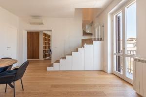 Oretea Apartment with Terrace by Wonderful Italy