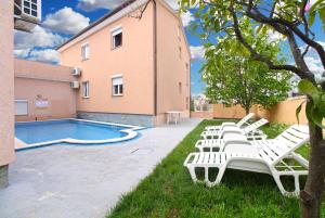 Apartments Edin 1359 - 3-star hotels in Peroj