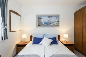 Apartments Luka - Trogir, Marina 150m from the beach