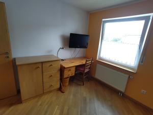 Möbliertes Zimmer, Plüderhausen