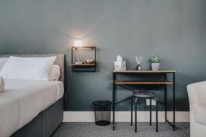 Woolton Rd Flat Near John Lennon Airport, Free Parking & Wifi - Pass the Keys