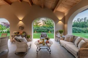 Villa del Nonno, Luxury Tuscan Farmhouse with Pool