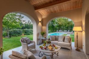 Villa del Nonno, Luxury Tuscan Farmhouse with Pool