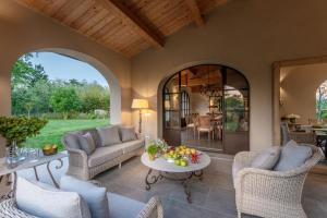 Villa del Nonno, Luxury Tuscan Farmhouse with Pool