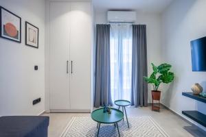 Mazi Rooms Charilaou 2,1