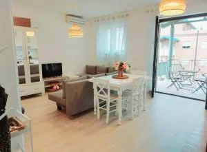 Incantevole Appartamento Monolocale Alba 2 - 格林扎内卡武尔