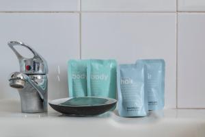 Vatican Zen House - Cale 05