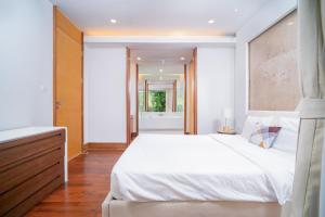 Modern Beachfront Apartment Naithon Beach