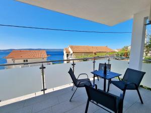 Endless Summer Apartments