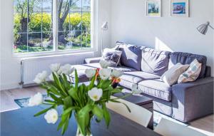 Awesome Home In Strijen With Wifi