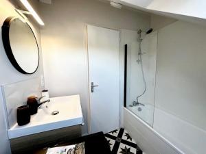 Appartements T5 lumineux - balcon - parking - linge inclus : photos des chambres