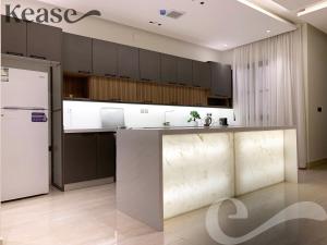 Kease Mughrizat - Royal touch