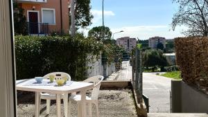 Palme 8 - Marcelli, trilocale con giardino privato, Residence Le Palme