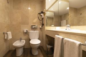Standard Triple Room room in Melia Girona