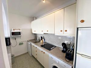 Fuentemar Duplex - WiFi, terraza & piscina comunitaria