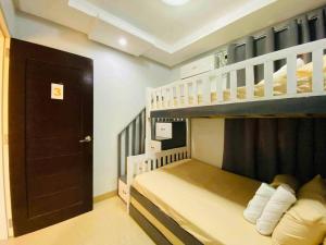 Elyu Villa with Pool & Parking