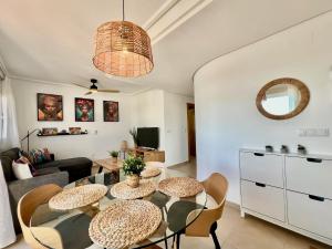 Stunning apartment with a beautiful poollake view