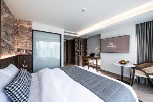 Phòng Có Giường Cỡ King - Phù Hợp Cho Khách Khuyết Tật (King Room - Disability Access)