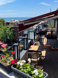 GLK PREMIER The Home Suites & Spa