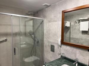 GLK PREMIER The Home Suites & Spa