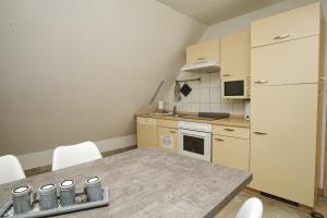 moderne FeWo Nr 4 mit Balkon, Sauna im Haus, Garten - Ferienwohnungen am Wald