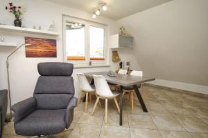 moderne FeWo Nr 4 mit Balkon, Sauna im Haus, Garten - Ferienwohnungen am Wald