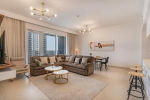 Creek Horizon, Creek Harbour - 3BR & Maids Room Apartment - Allsopp & Allsopp