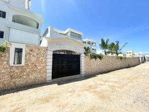 Paka Apartment (Infinity Kira Island Apartment)