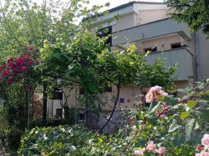 Apartman Adrijana Kastav, free WiFi & parking, 2 bedrooms & sea view 