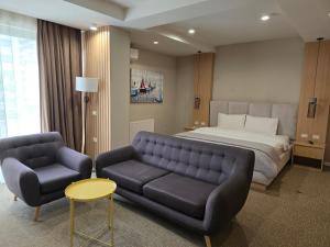Deluxe Junior Suite room in Perla Hotel
