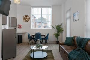 Contemporary 2 Bed Apartment -Belfast East Village