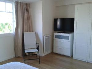 Villas MAISON 4 CHAMBRES,JARDIN ET TERRASSE, proche mer,casino et place Morny : Villa