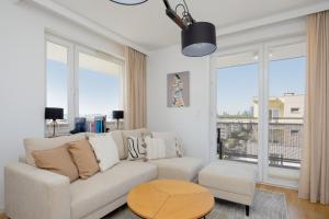 Luxury Three Bedroom Apartment with Parking & Balcony in Mokotów by Renters Prestige