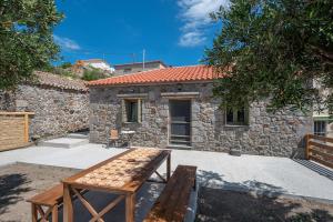 Exohiko Stone House