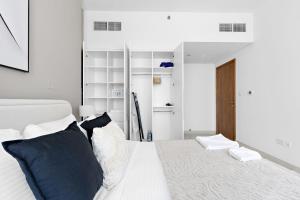 Silkhaus Vacation Homes Modern 1BDR Near Reem Mall