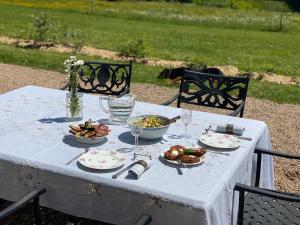 B&B / Chambres d'hotes Chateau de Vaux Morvan : photos des chambres
