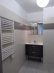 studio rdc avec terrasse et parking privé